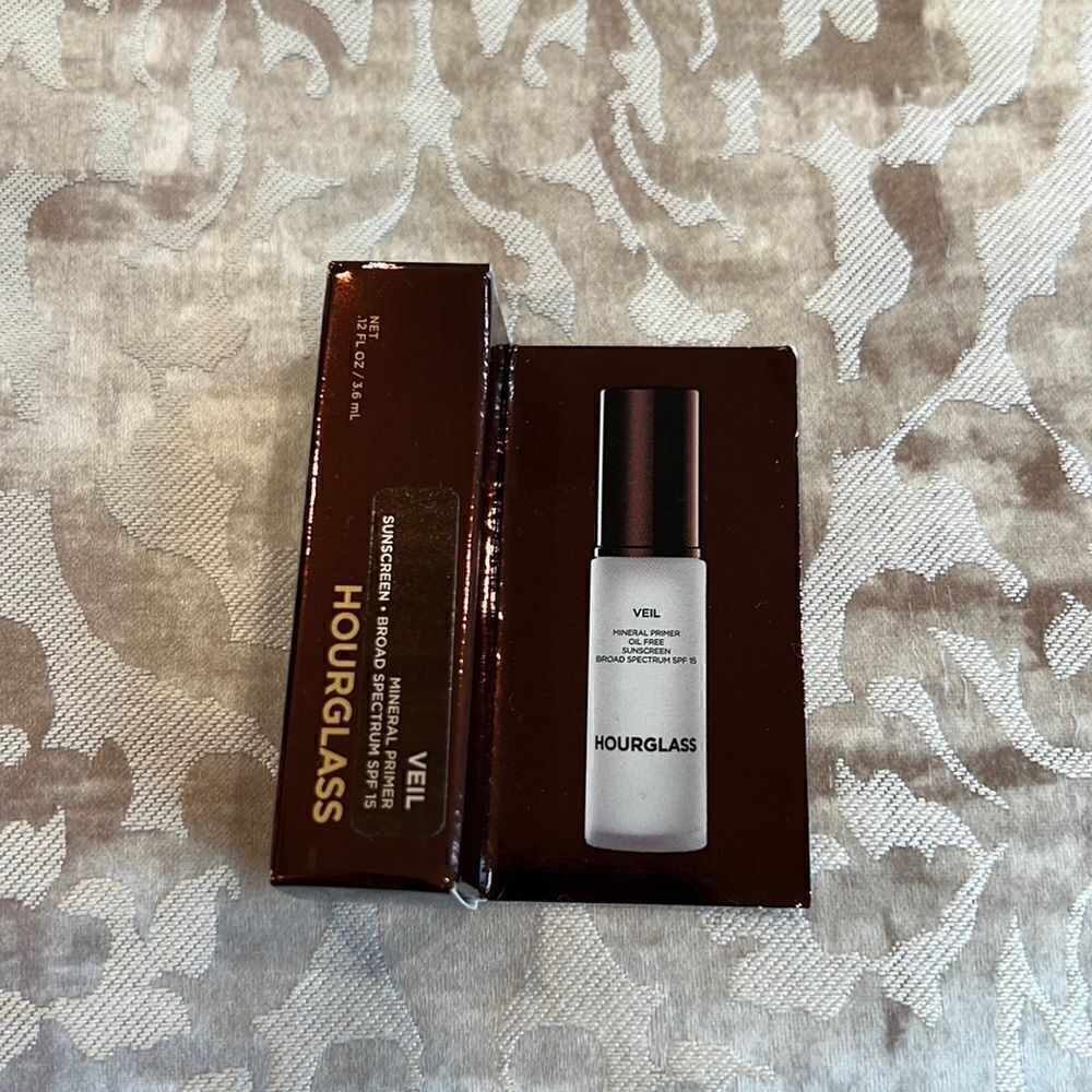 NIB HOURGLASS Veil Mineral Primer Mini Size New